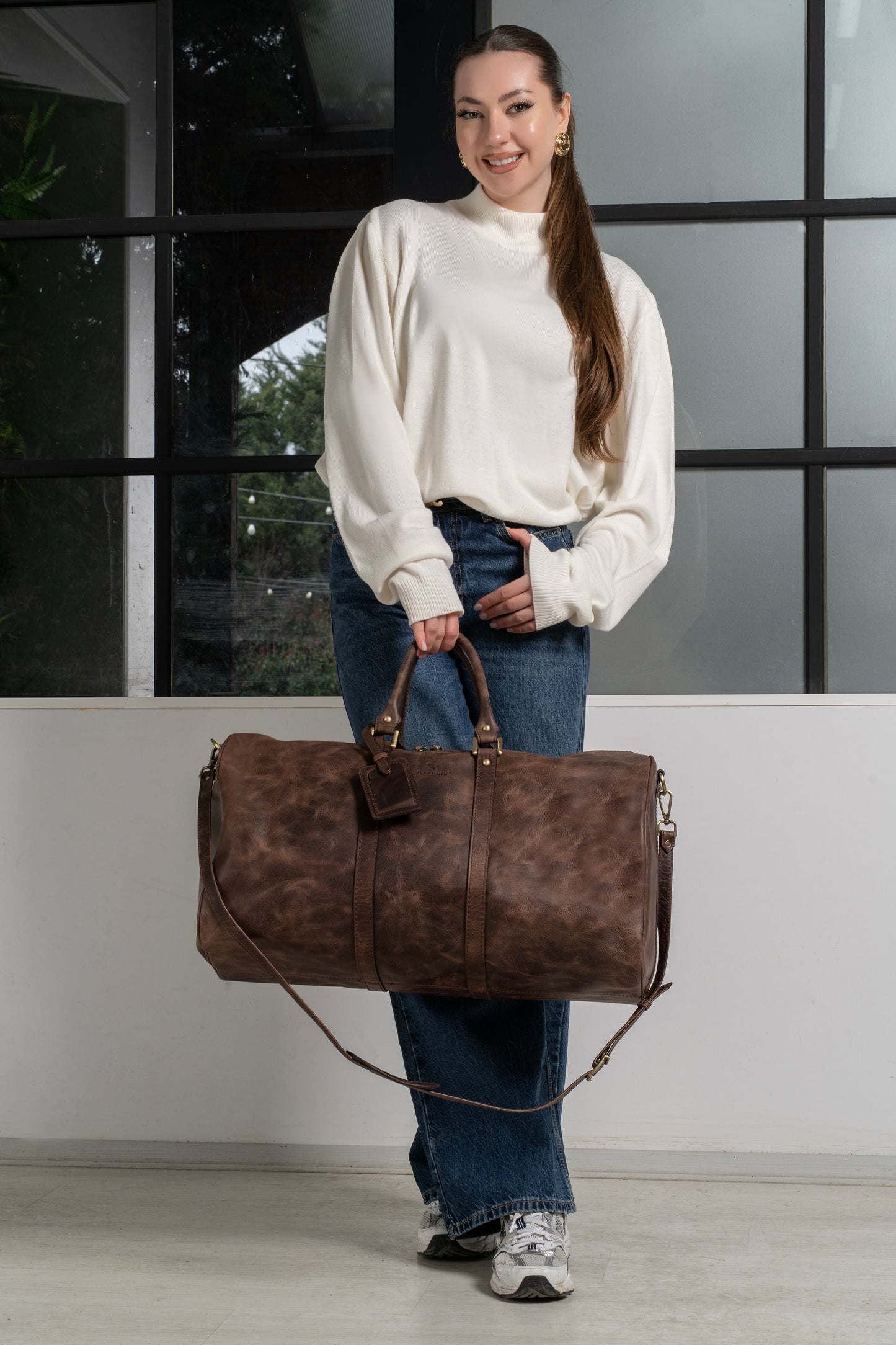 Daphmin Leather Weekender – Kahverengi Hakiki Deri Seyahat Çantası