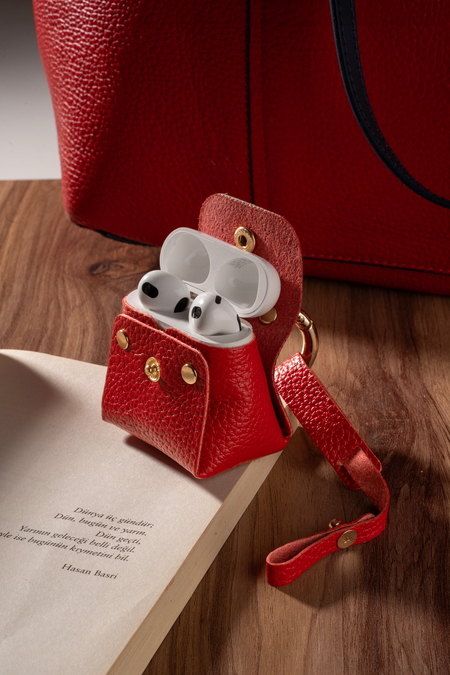 Deri AirPods Kılıfı - Kırmızı