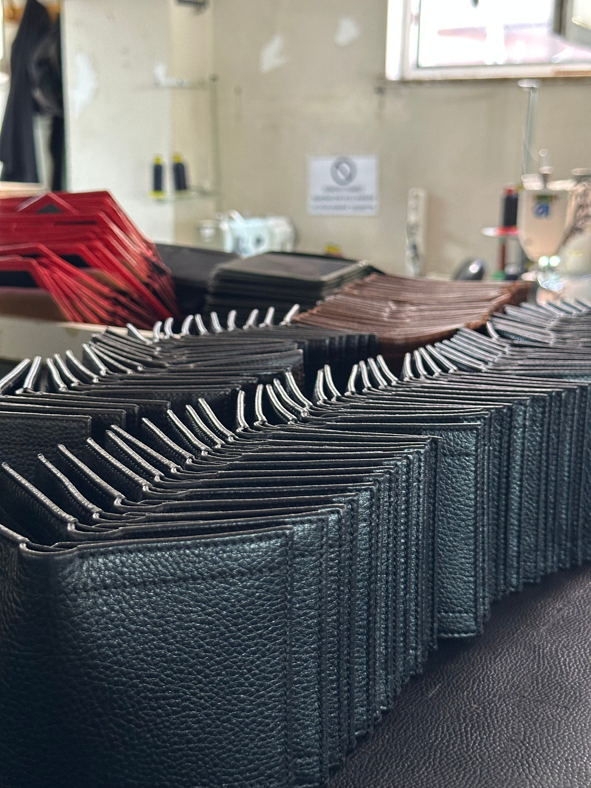 What to Look for When Choosing a Genuine Leather Wallet
