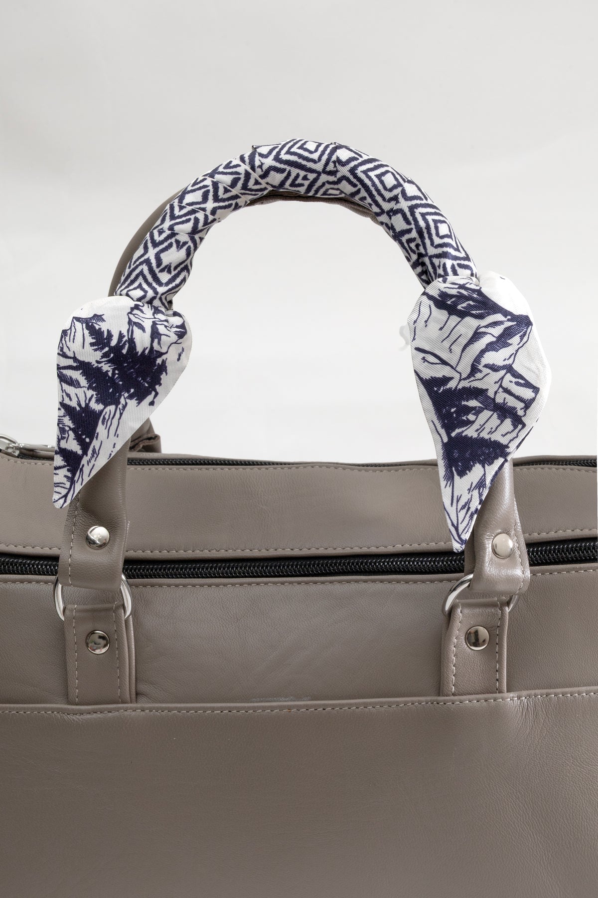 Montagne Double-Sided Slim Silk Scarf, image 6