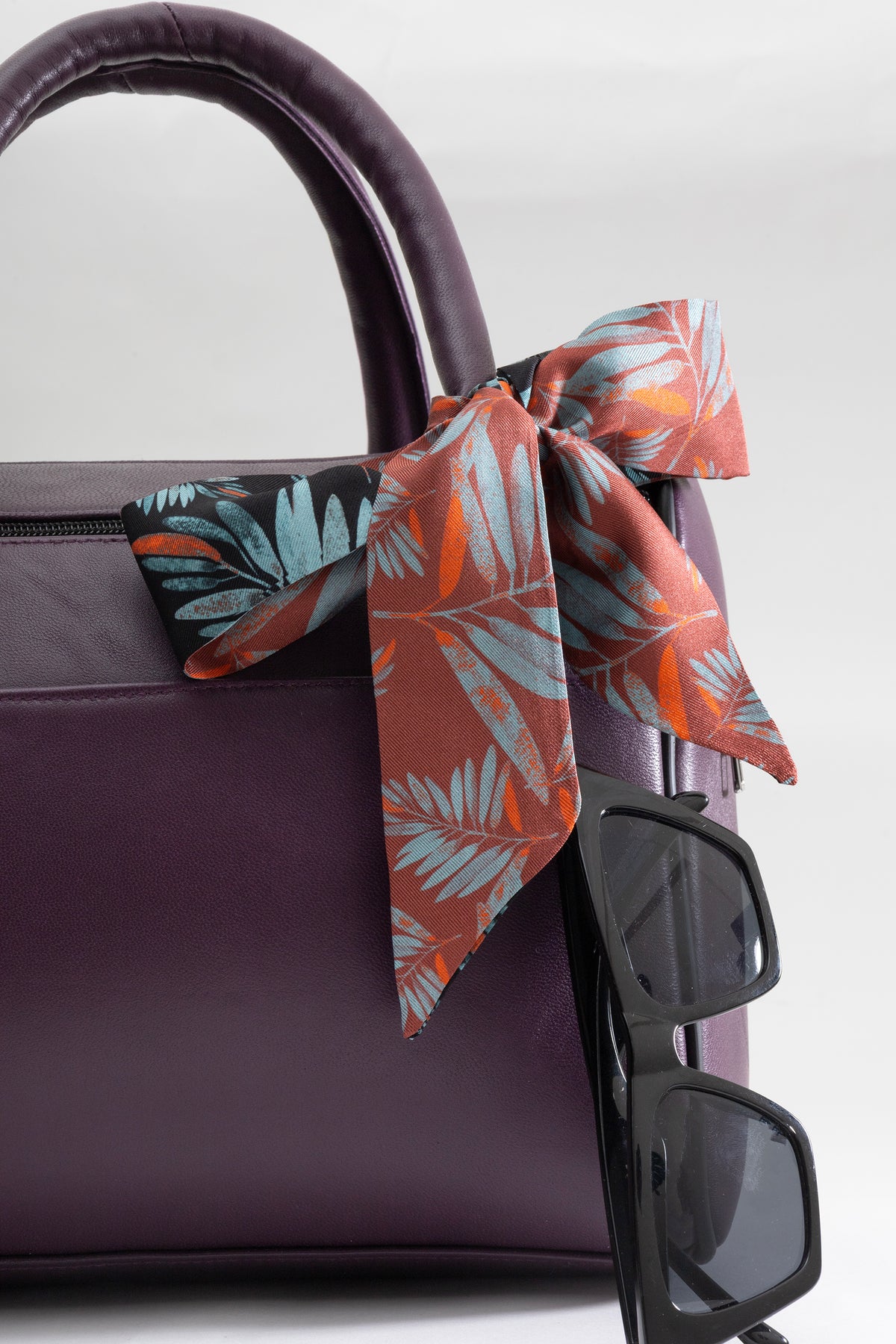 Noir Jardin Double-Sided Slim Silk Scarf, image 5