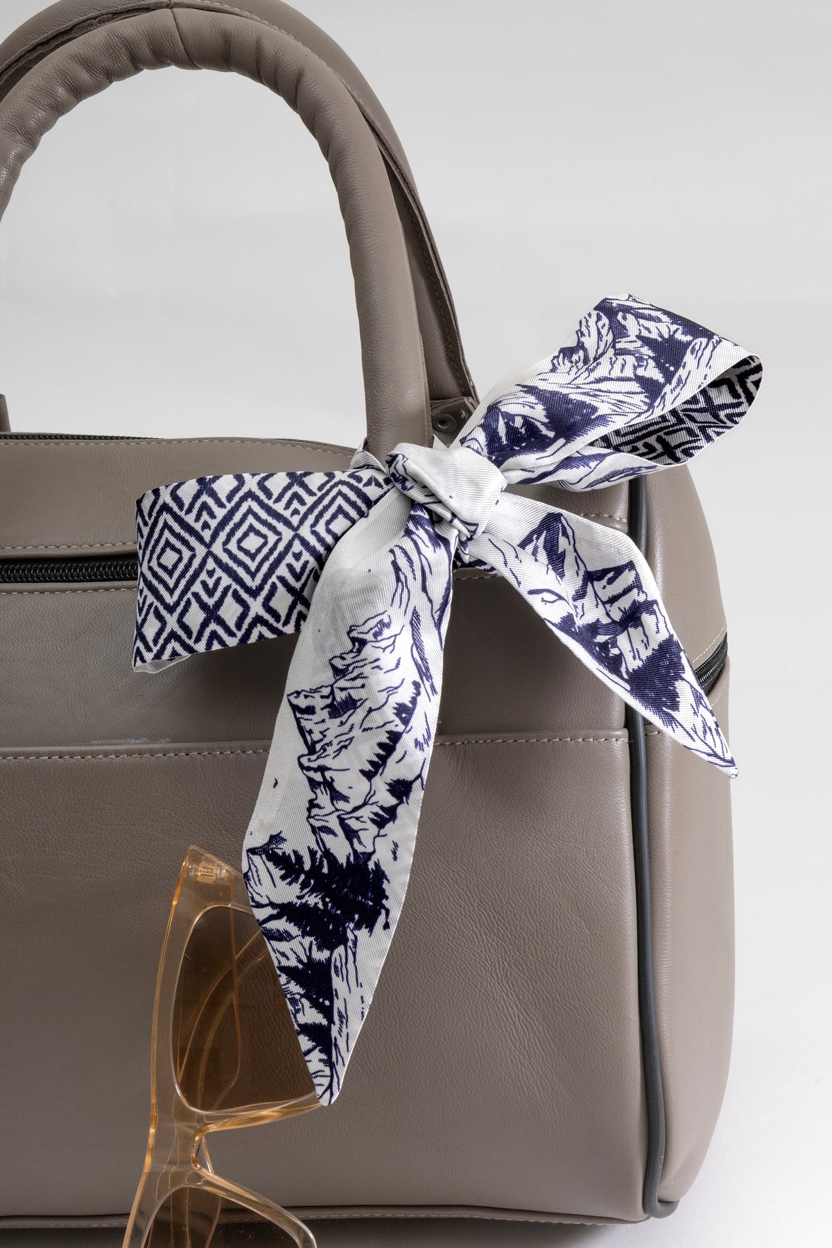 Montagne Double-Sided Slim Silk Scarf, image 4
