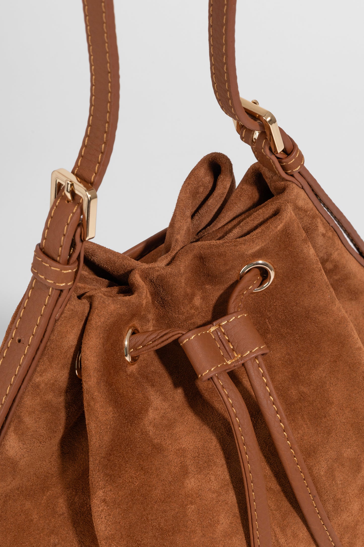 Sorella Suede Bucket – Taba Süet Kadın Omuz Çantası