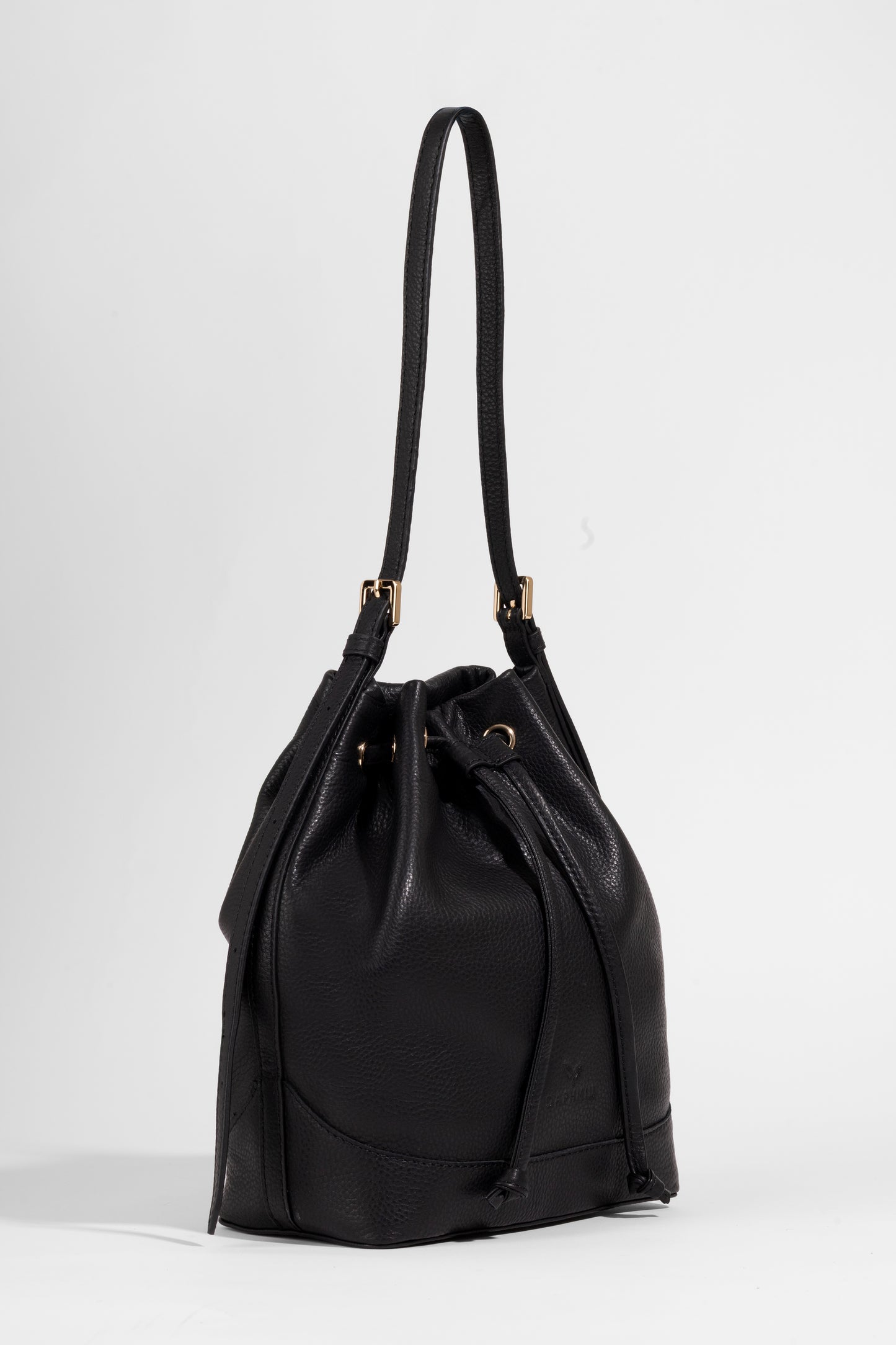 Sorella Bucket – Siyah Hakiki Deri Bucket Omuz Çantası