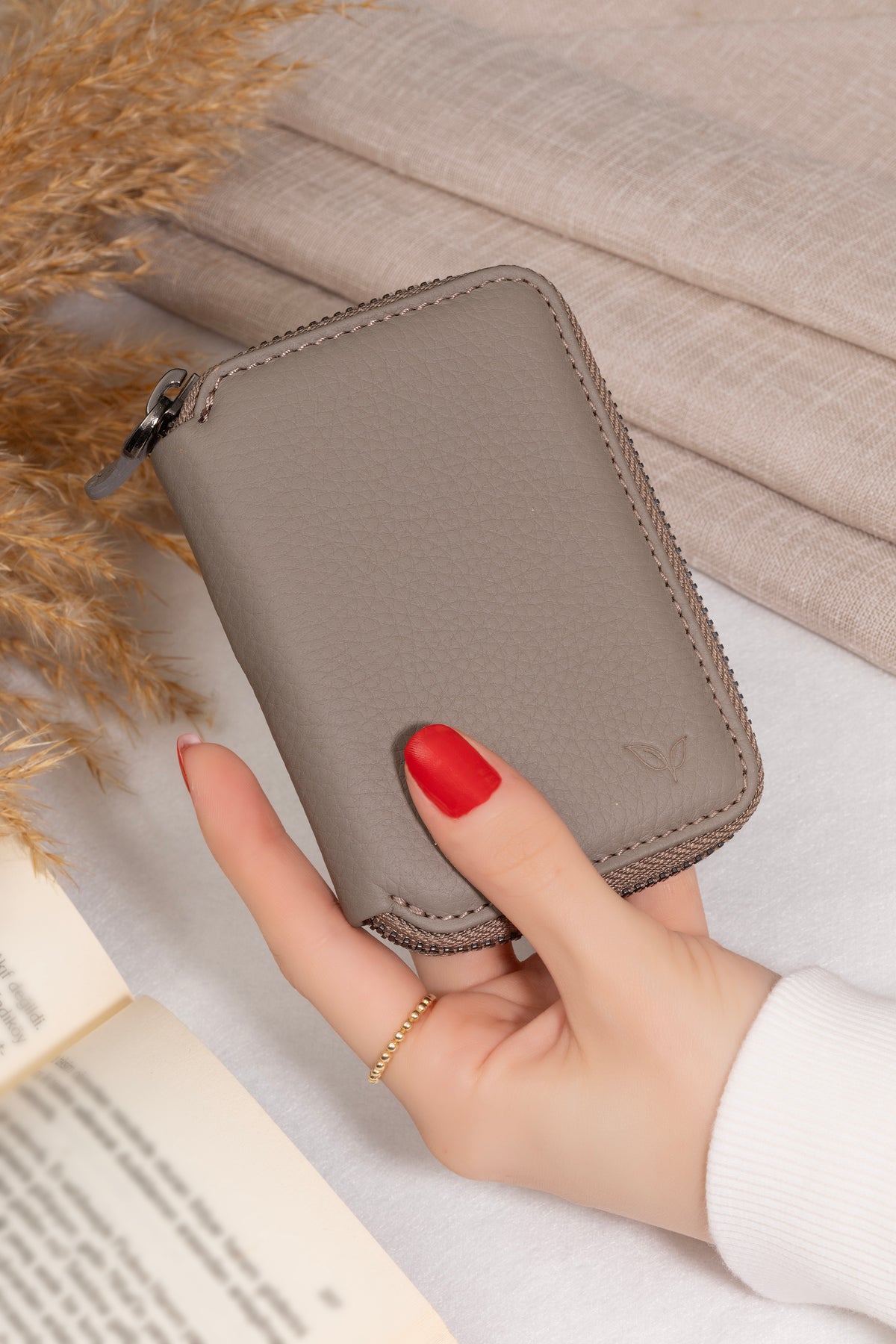 Zeas Zipped Wallet – Taupe, image 2
