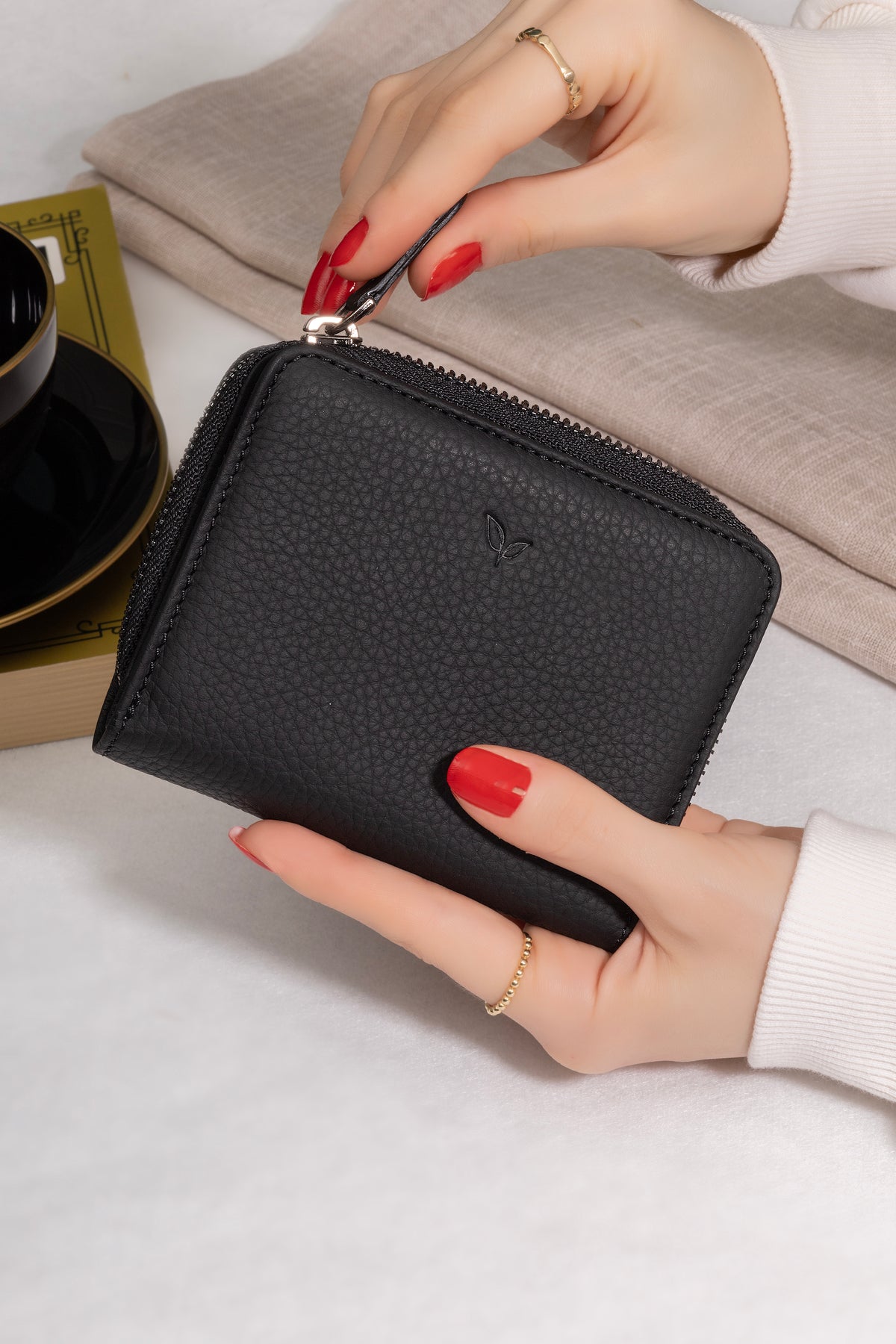 Vera Zipped Wallet – Black, image 7