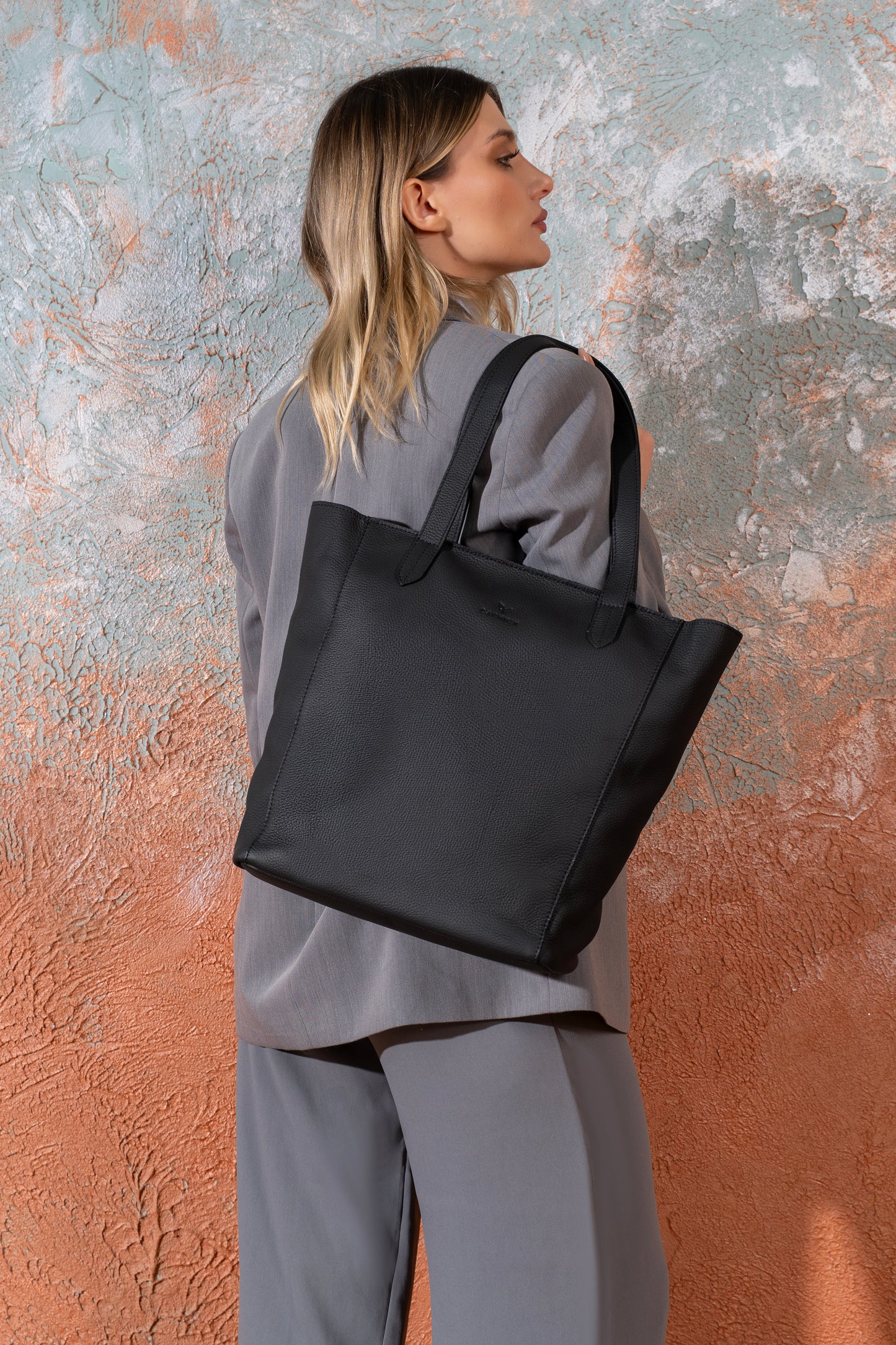 Daphne Everyday Large Tote - Siyah Hakiki Deri Omuz Çantası