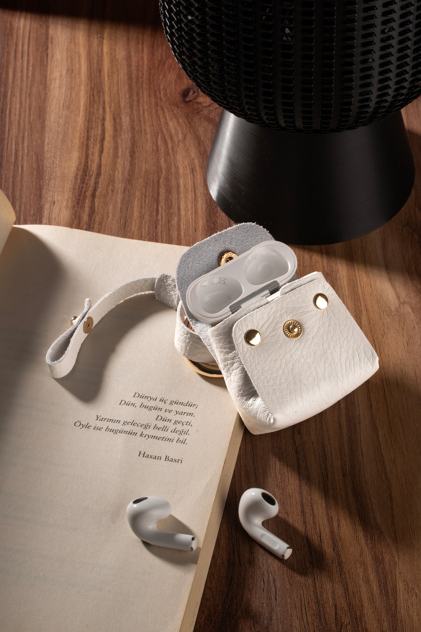 Deri AirPods Kılıfı - Beyaz